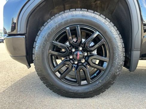 Used 2021 GMC Sierra 1500 Elevation w/ LPO, Elevation Black Package AWD/4WD image 14