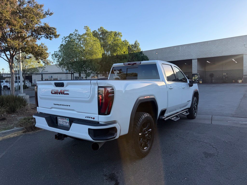 Used 2024 GMC Sierra 2500 AT4 w/ Technology Package AWD/4WD image 3