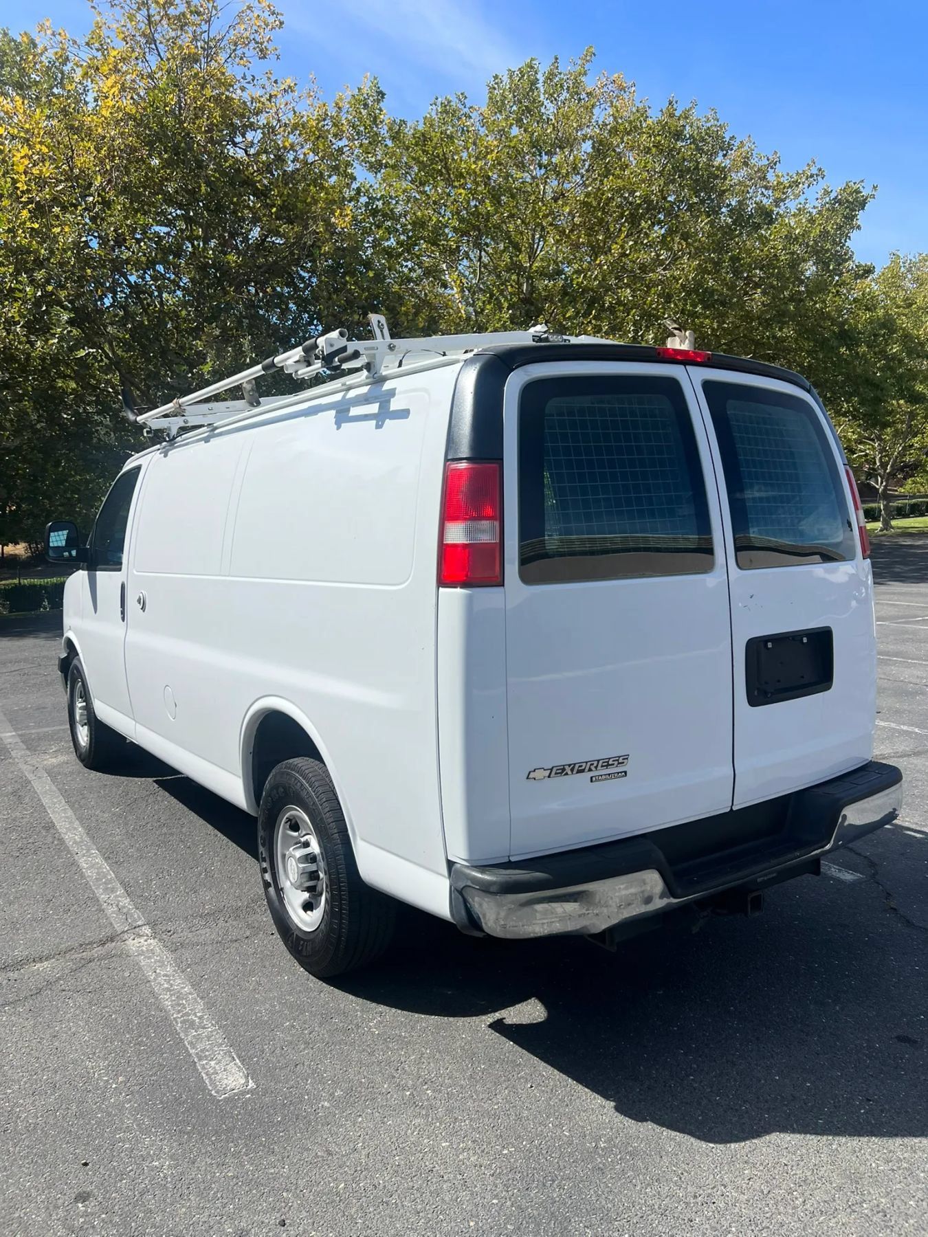 Used 2014 Chevrolet Express 2500 RWD image 5