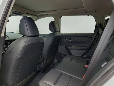 Used 2025 Nissan Rogue SV w/ SV Premium Package FWD image 9