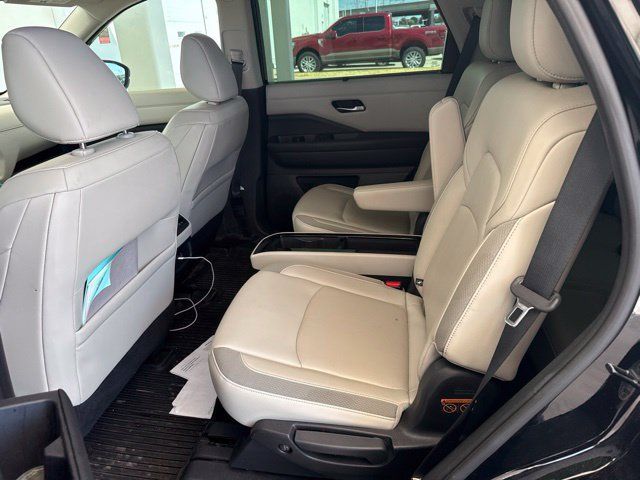 Used 2022 Nissan Pathfinder SL w/ SL Premium Package FWD image 15