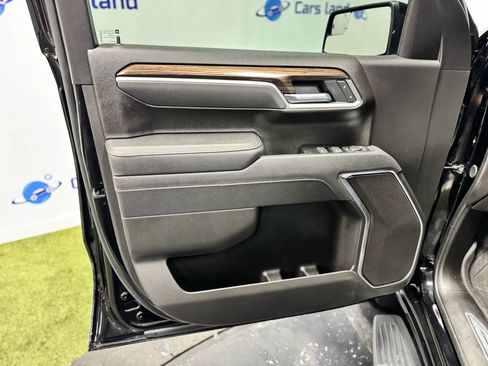 Used 2025 Chevrolet Silverado 1500 RST w/ Protection Package AWD/4WD image 4