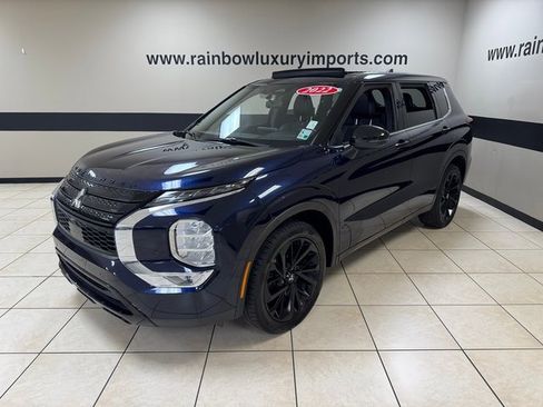 Used 2022 Mitsubishi Outlander SEL Black Edition image 3