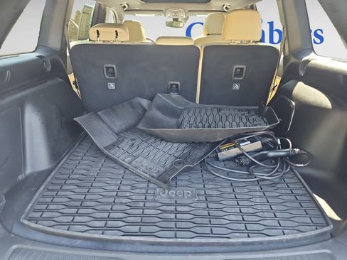 Used 2023 Jeep Grand Cherokee 4WD 4xe image 10