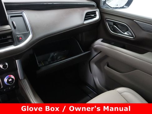 Used 2024 GMC Yukon XL SLT w/ SLT Premium Package image 25