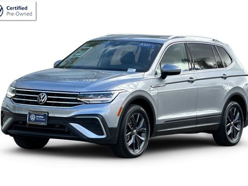 Certified 2022 Volkswagen Tiguan SE w/ Panoramic Sunroof Package image 1