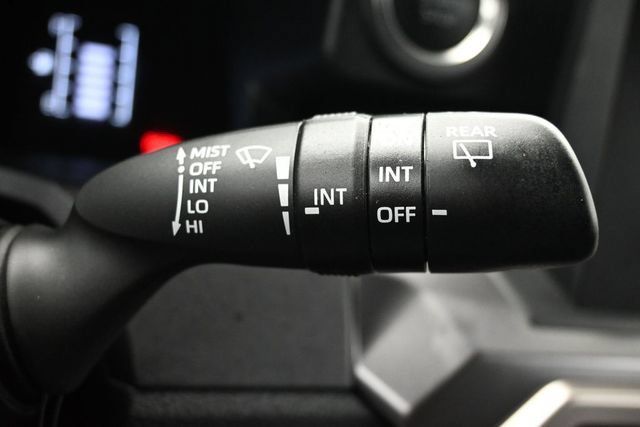 Used 2025 Toyota 4Runner SR5 AWD/4WD image 21