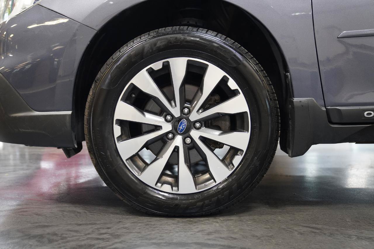 Used 2017 Subaru Outback 2.5i Limited AWD/4WD image 12