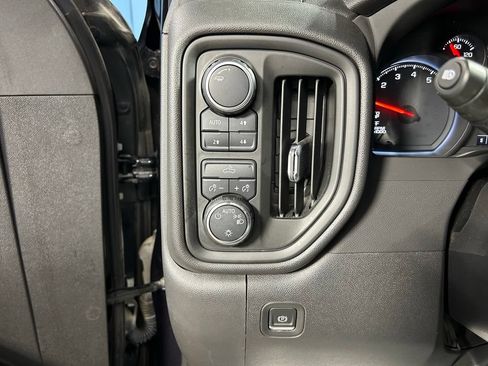 Used 2022 Chevrolet Silverado 1500 Custom Trail Boss AWD/4WD image 26