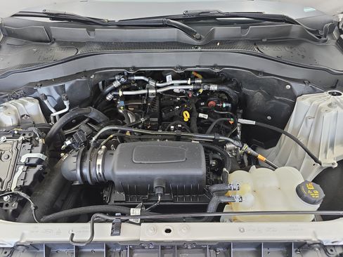 Used 2023 Ford Explorer XLT w/ Equipment Group 202A RWD image 31