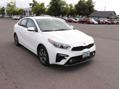 Used 2021 Kia Forte LXS FWD image 3