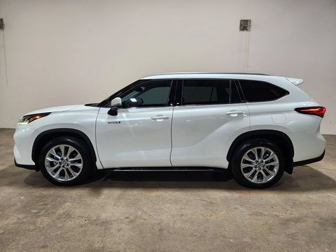 Used 2021 Toyota Highlander Limited FWD image 7