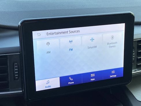 Used 2020 Ford Explorer XLT w/ Equipment Group 202A AWD/4WD image 37