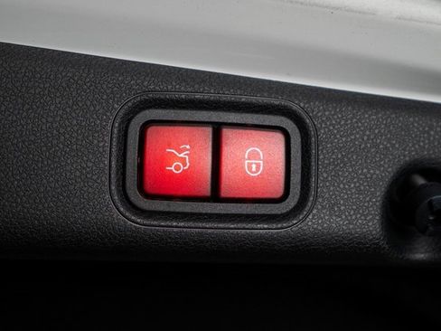 Certified 2022 Mercedes-Benz E 350 Sedan image 32