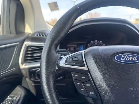 Used 2024 Ford Edge SEL image 12