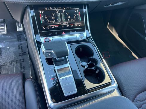 Used 2025 Audi RS Q8 performance image 33