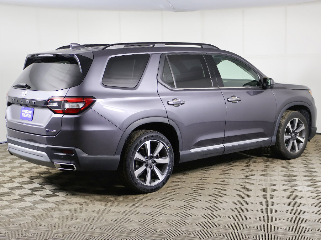 Used 2024 Honda Pilot Touring image 11