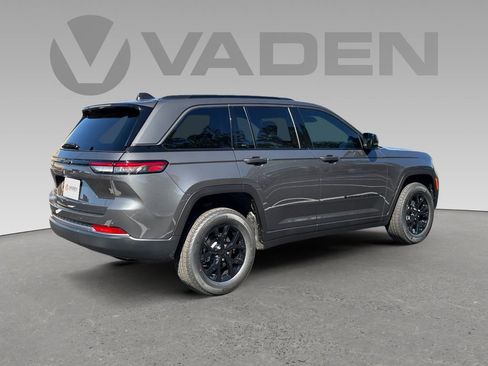 New 2026 Jeep Grand Cherokee Altitude image 21