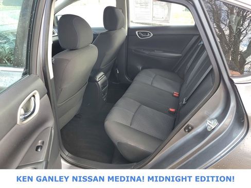 Used 2018 Nissan Sentra SR w/ SR Midnight Edition Package image 39