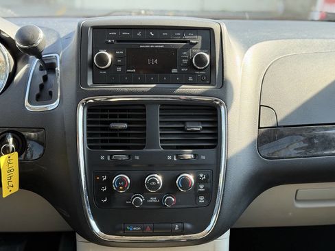 Used 2015 Dodge Grand Caravan SE w/ Quick Order Package 29E SE image 17