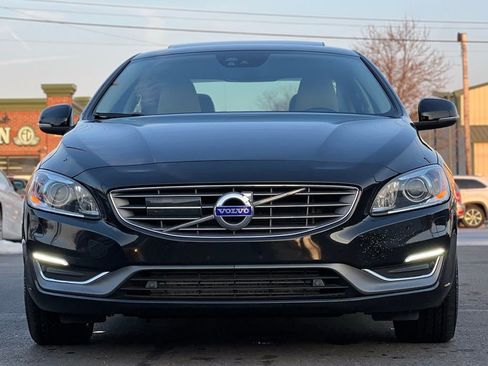Used 2018 Volvo S60 T5 Inscription Platinum w/ Climate Package image 11