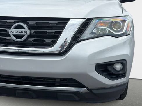 Used 2020 Nissan Pathfinder SV w/ Cargo Package FWD image 9