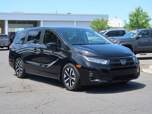 Used 2025 Honda Odyssey EX-L image 2
