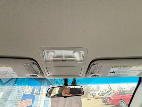 Used 2016 Toyota Camry LE image 38