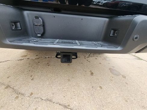 Used 2024 Nissan Frontier SV w/ SV Convenience Package AWD/4WD image 11