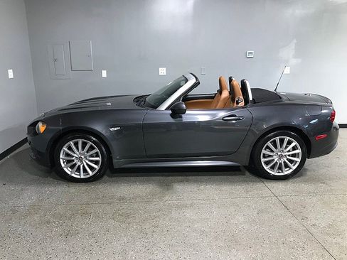 Used 2017 FIAT 124 Spider Lusso RWD image 11