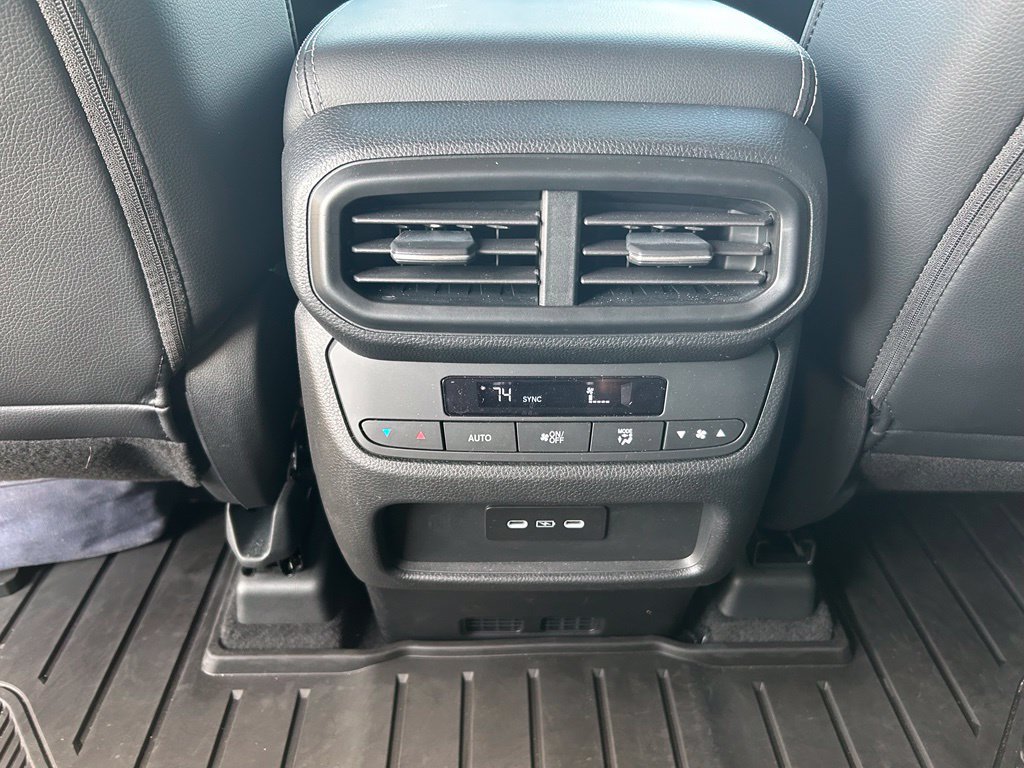 Certified 2025 Honda Pilot Touring image 18