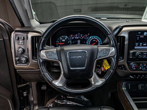 Used 2017 GMC Sierra 2500 Denali w/ Duramax Plus Package AWD/4WD image 13