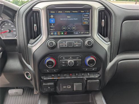 Used 2021 Chevrolet Silverado 1500 LT Trail Boss w/ Convenience Package II AWD/4WD image 21