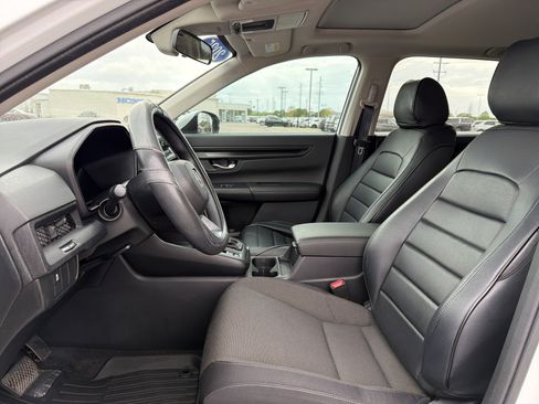 Certified 2025 Honda CR-V EX image 9