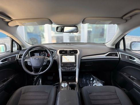 Used 2019 Ford Fusion SE FWD image 21