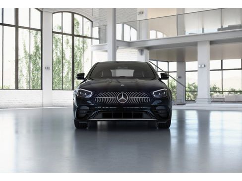 Used 2023 Mercedes-Benz E 350 4MATIC Sedan image 8