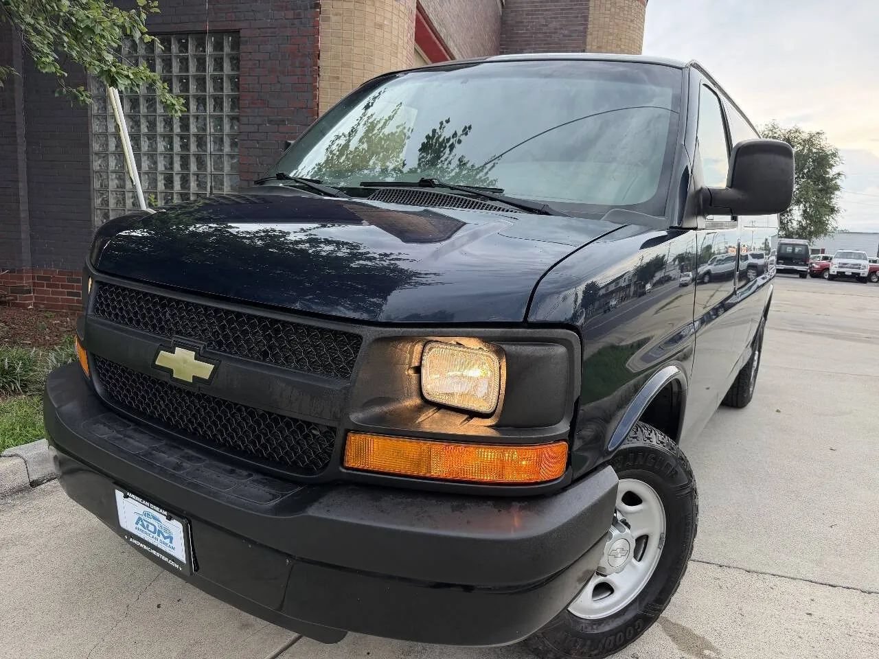 Used 2015 Chevrolet Express 2500 w/ Cold Climate Package RWD image 2