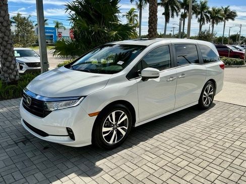 Certified 2022 Honda Odyssey Touring image 3