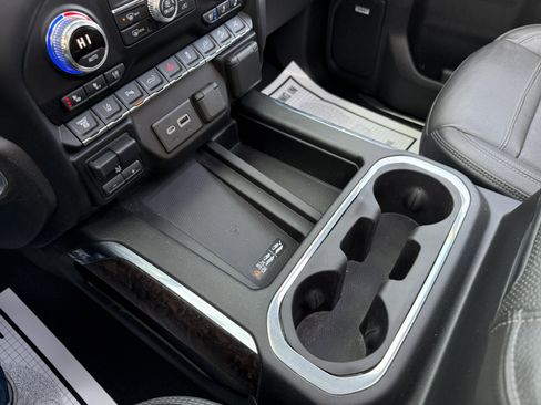 Used 2021 GMC Sierra 2500 Denali w/ Denali Black Diamond Edition image 22