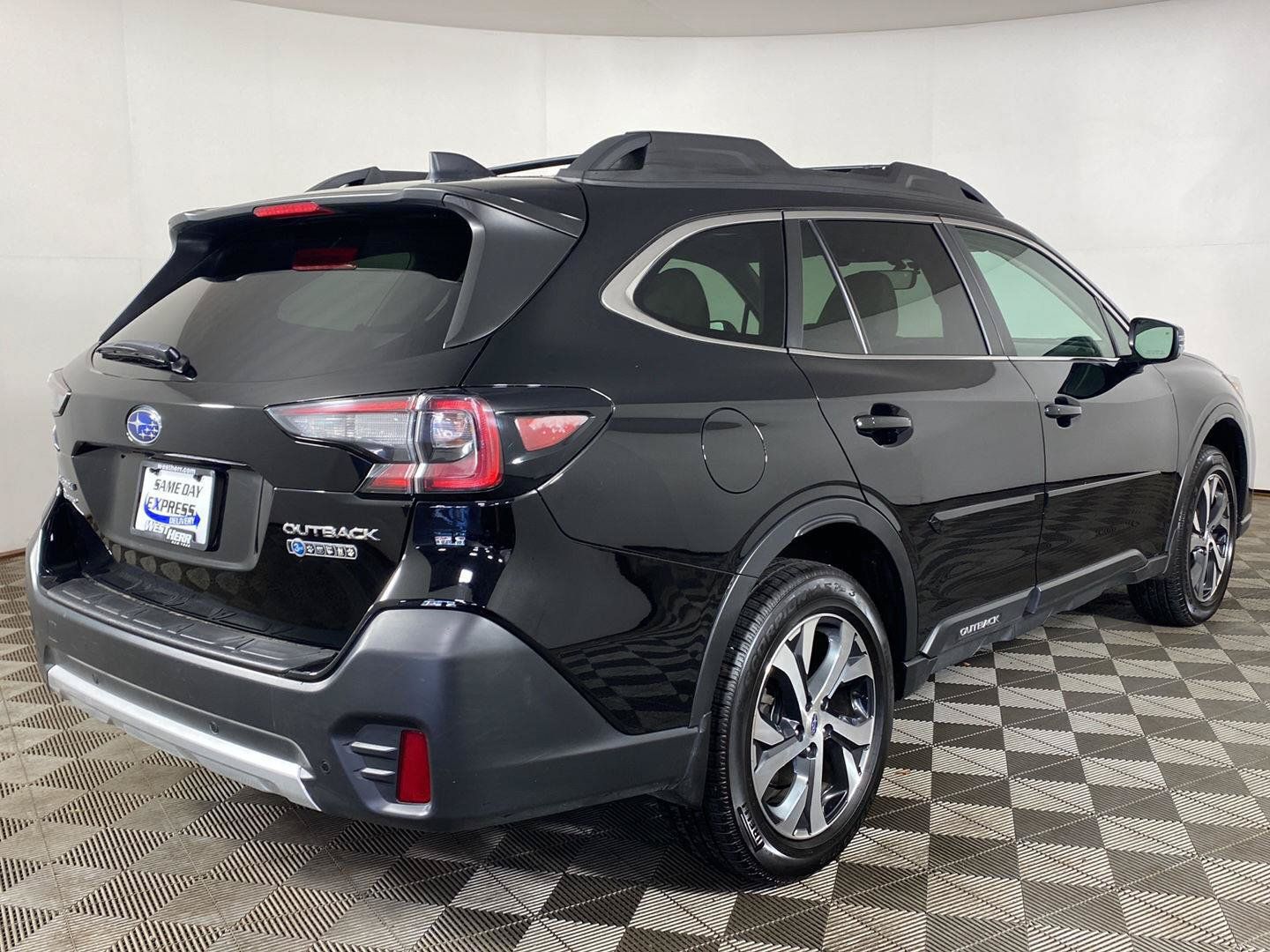 Used 2022 Subaru Outback Limited AWD/4WD image 6