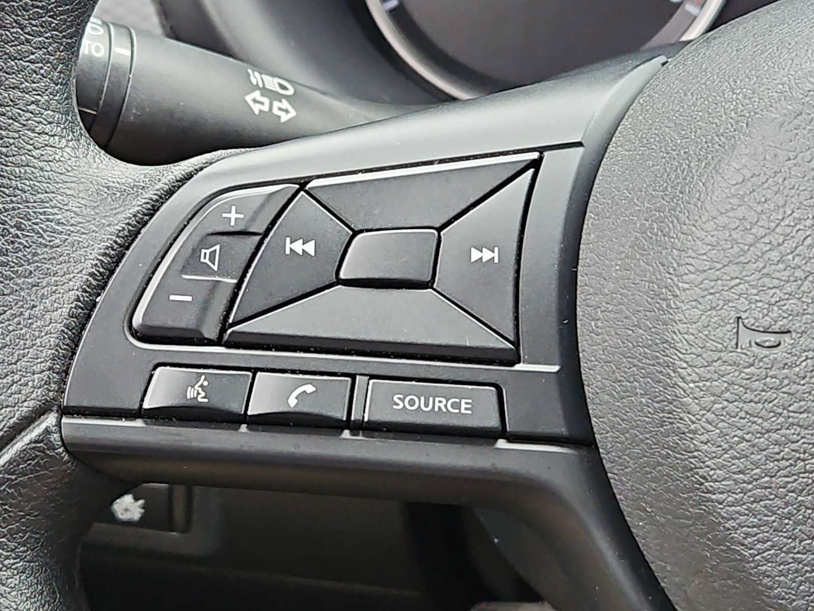 Used 2025 Nissan Kicks Play S FWD image 19