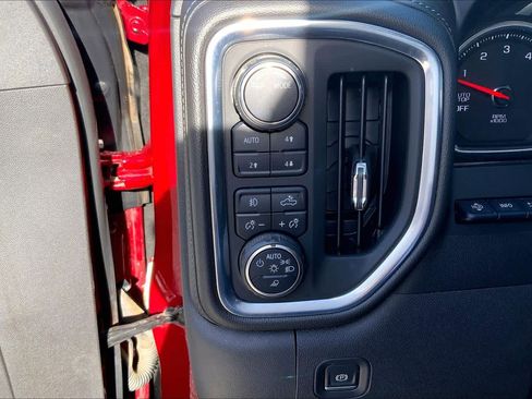 Used 2020 Chevrolet Silverado 1500 High Country w/ Technology Package image 32