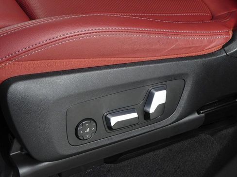 Used 2022 BMW X3 xDrive30i w/ M Sport Package 2 image 23