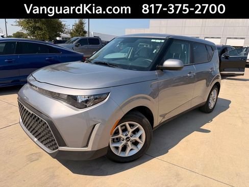 Certified 2025 Kia Soul LX w/ LX Technology Package FWD image 1
