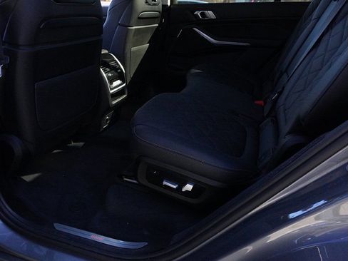 Used 2023 BMW X7 xDrive40i w/ Parking Assistance Package image 35