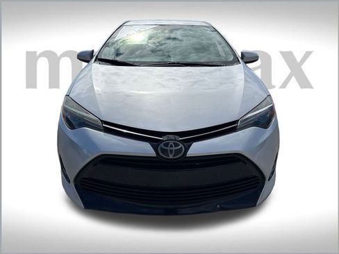 Used 2018 Toyota Corolla LE image 9