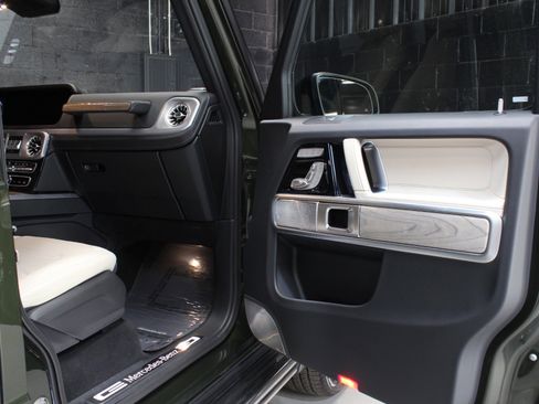 Used 2022 Mercedes-Benz G 550 G 550 AMG Line w/ Exclusive Interior Package image 24