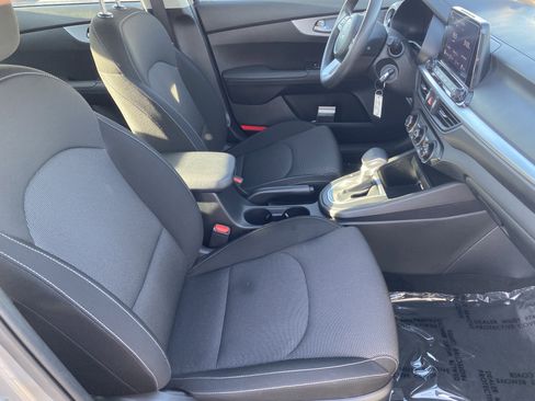 Used 2024 Kia Forte LXS image 9