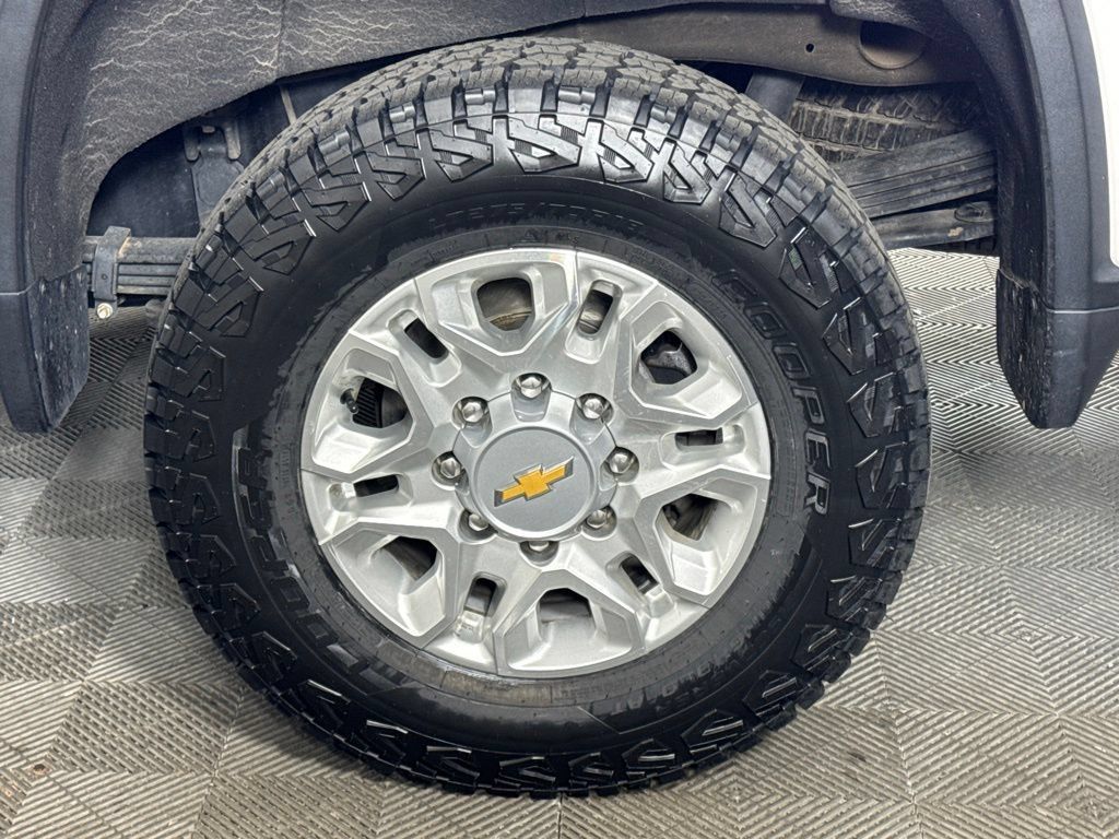 Certified 2024 Chevrolet Silverado 2500 LTZ AWD/4WD image 15