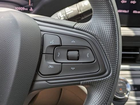 Used 2025 Buick Envista Preferred FWD image 27